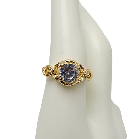 Large Clear Rhinestone Prong Setting Twist Band Gold Tone Size 7.75 Vintage - Picture 1 of 4